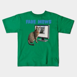 Cat looking at Catbook says fake mews funny Kids T-Shirt